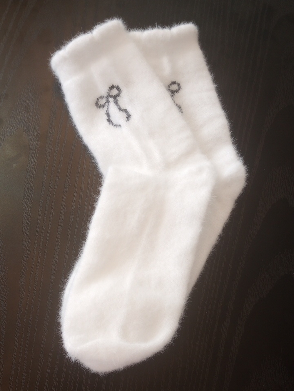 Cozy White Fuzzy Ankle Socks With Bow Print